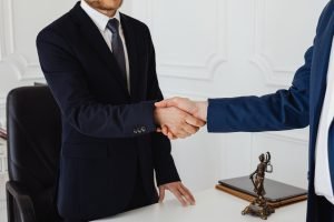 كم أتعاب المحامي في القضية