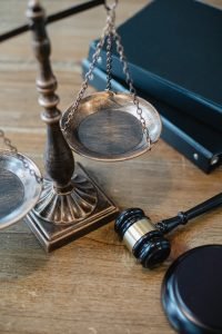 إنهاء عقد العمل بدون تعويض